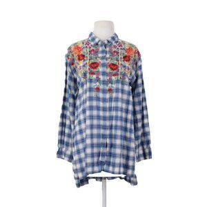 Johnny Was Workshop Top Sz L Blue White Multi Color Embroidered Cotton Top